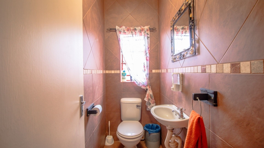 4 Bedroom Property for Sale in Olifantsnek North West
